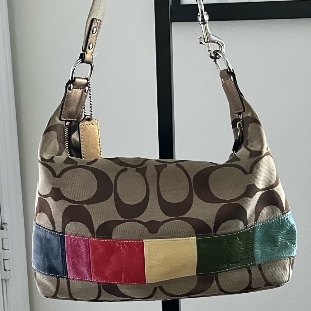 COACH PRE-LOVED AUTHENTIC VINTAGE SIGNATURE ‘C’ LOGO & LEATHER PATCHES HOBO - Picture 3 of 15